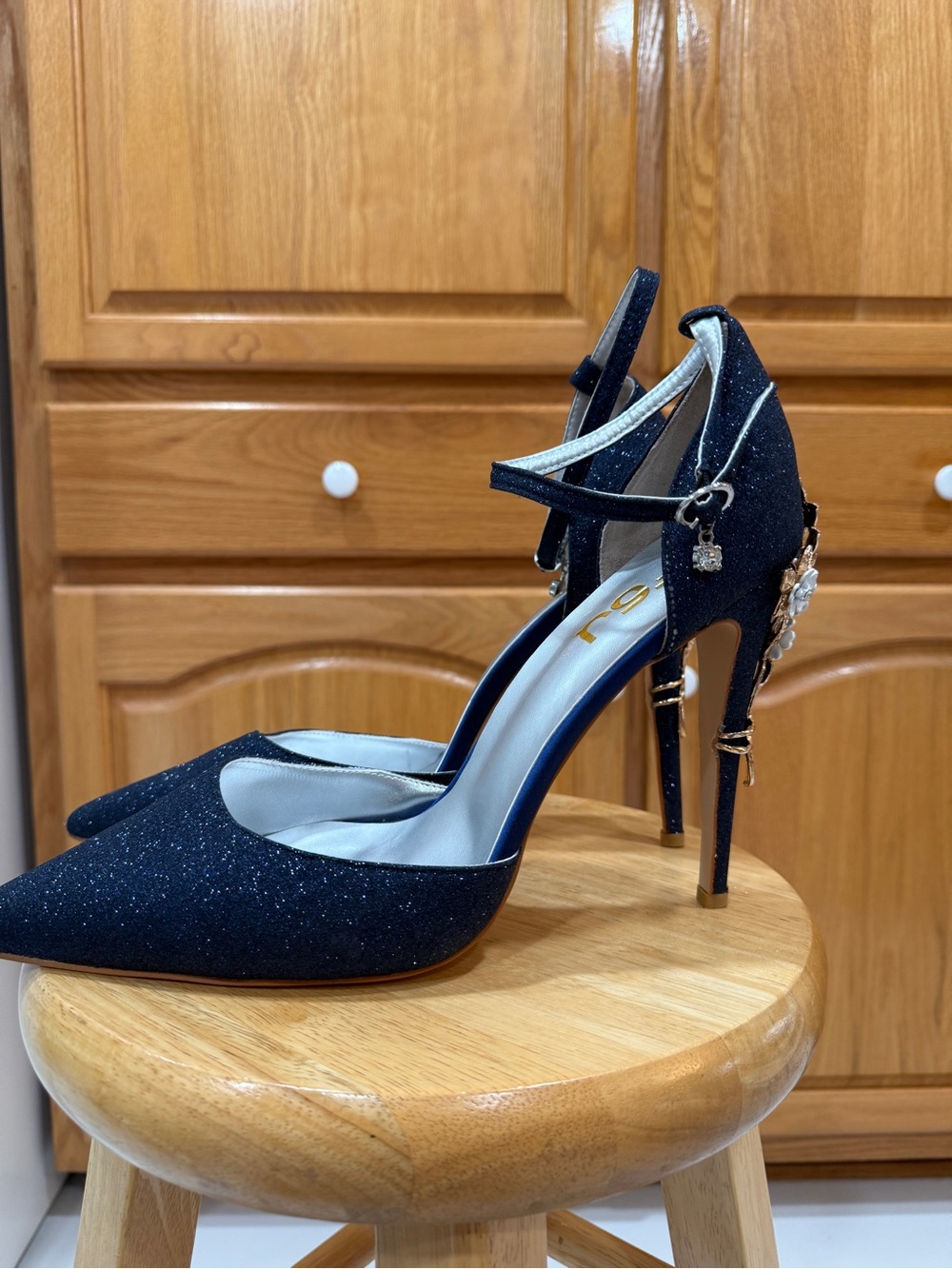 Women's Navy Glitter Pointed-Toe Strappy High Heels Sz 16 NWOB
